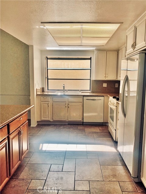 Building Photo - 28552 Pacheco