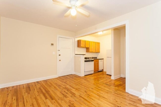 Building Photo - 0 bedroom in Chicago IL 60657