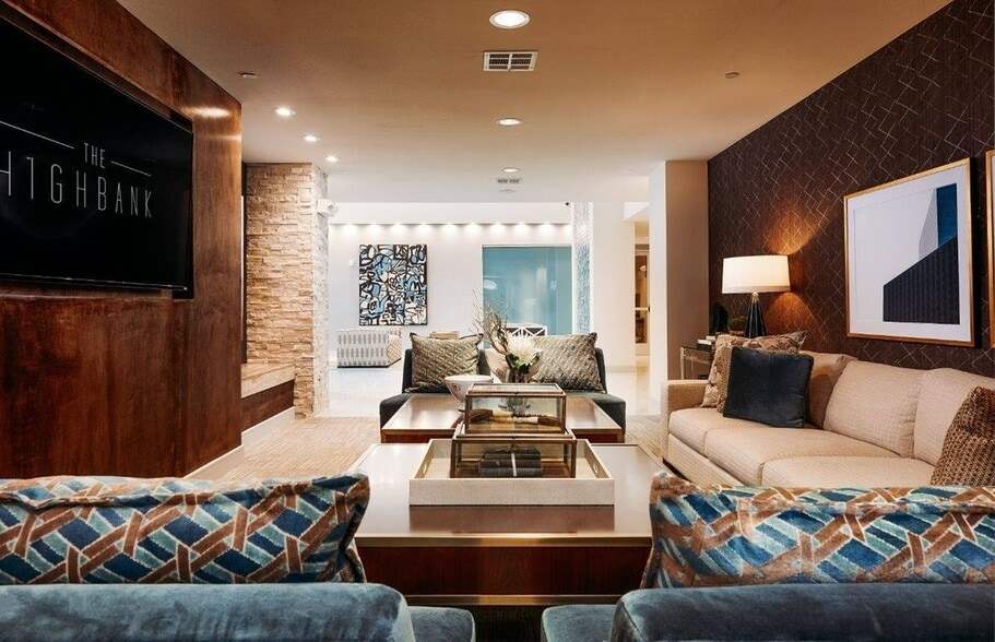 Cozy Clubhouse Seating - The Highbank