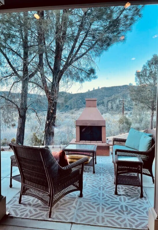 Building Photo - Furnished 4BR Mountain View Home with Garage