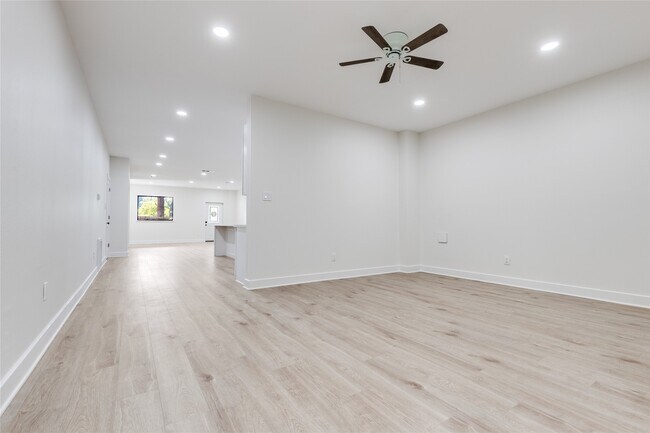 Building Photo - 21711 Barcarole Dr