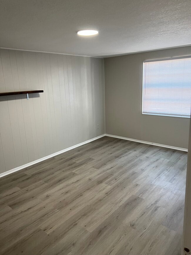 Building Photo - 612 Dogwood Ct
