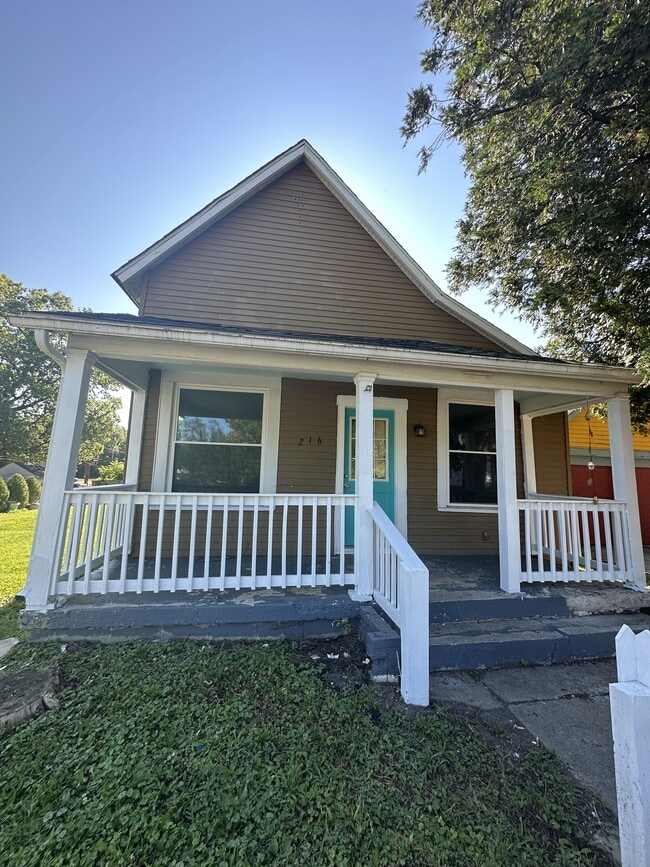 Building Photo - 216 N Delaware St