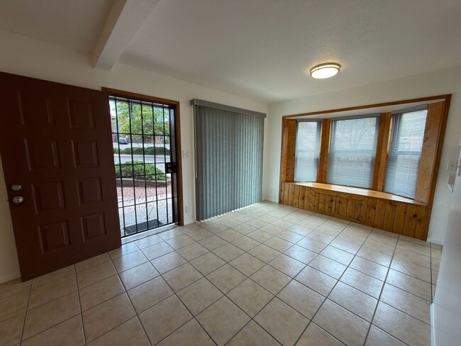 Building Photo - 1307 Rufina Ln