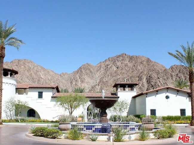 Building Photo - 48613 Classic Dr