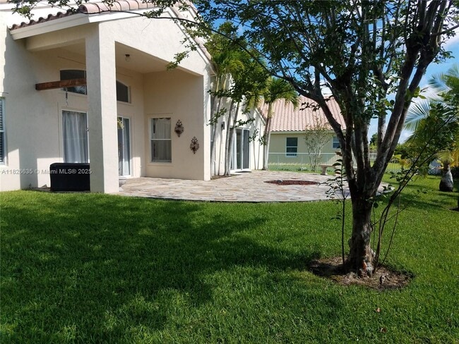 Building Photo - 743 SW 190th Ave