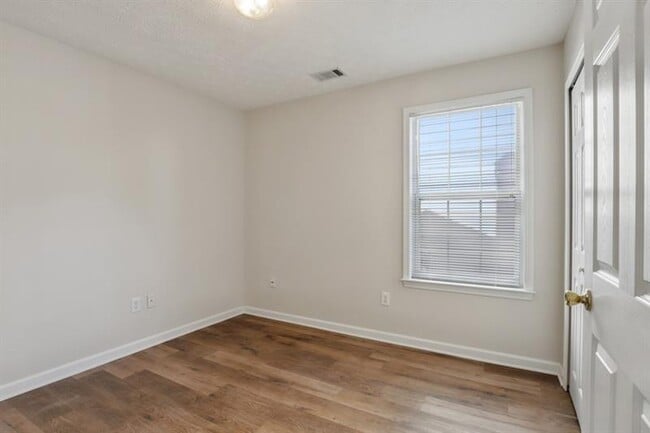 Building Photo - 2295 Winthrope Way Dr