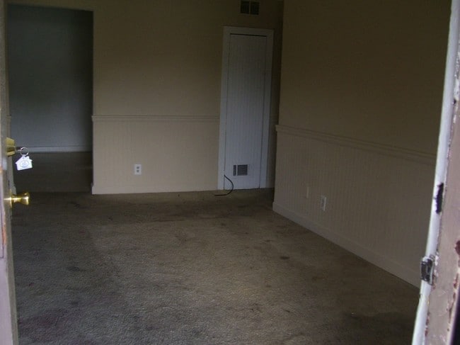 Interior Photo - Verbena Gardens