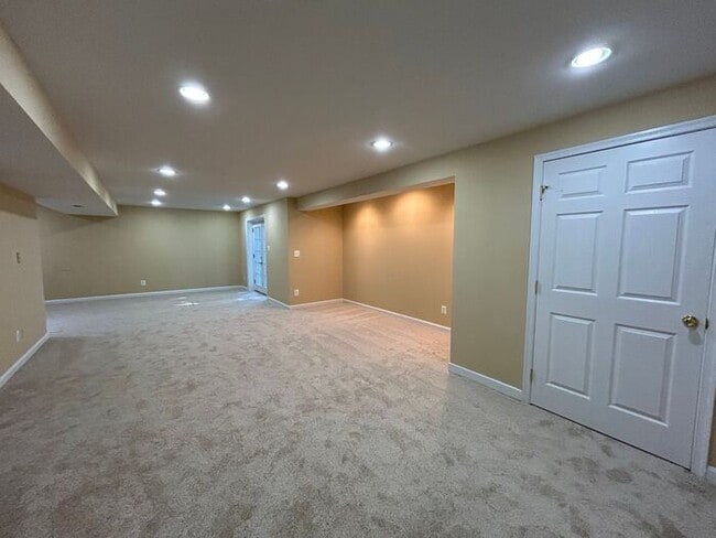 Building Photo - Beautiful 4BR Home at the Heart of Convenience and Comfort / Pet-Friendly/ Coming Soon!