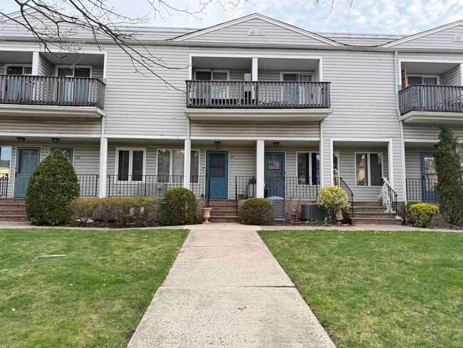 Building Photo - 42 Willow Wood Ct