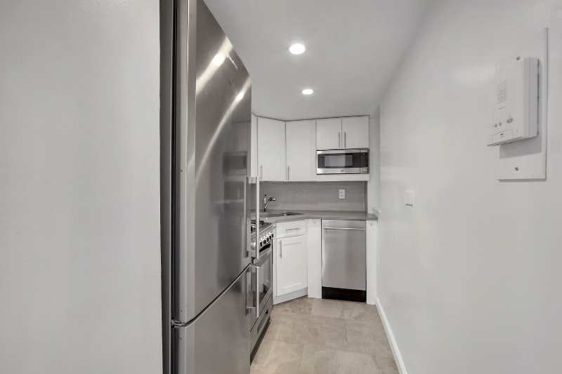 Building Photo - 520 E 81st St