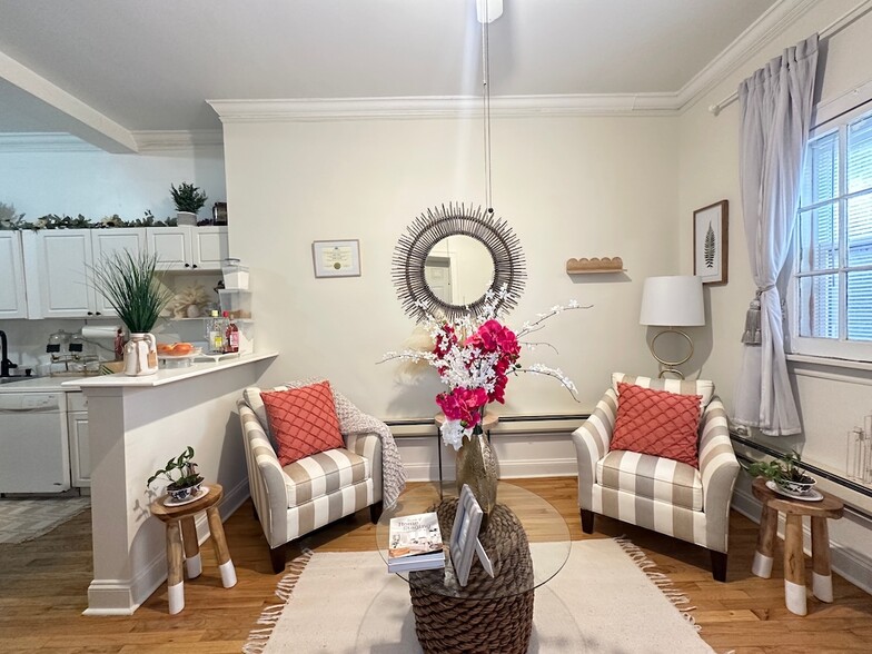 Building Photo - 918 Green Bay Rd