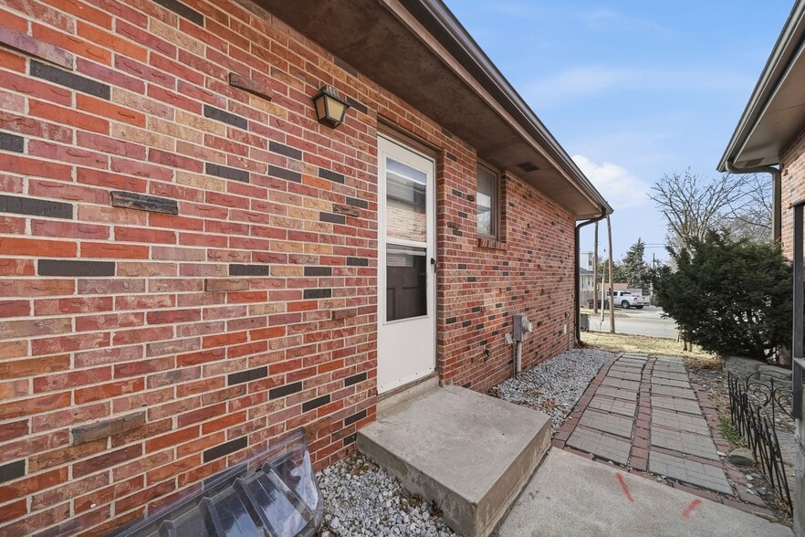 Building Photo - 2830 S 13th St