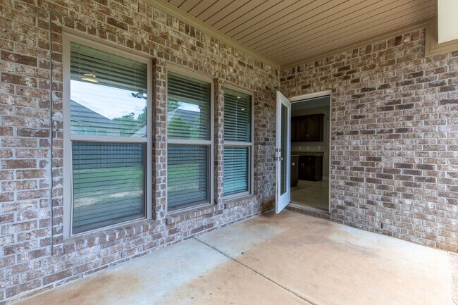 Building Photo - 3BR/2BA home in the heart of Fairhope!