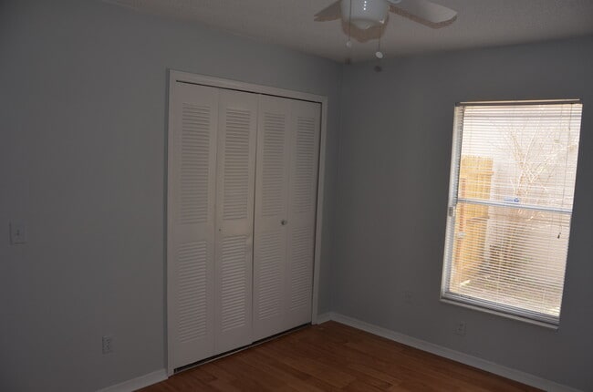 Building Photo - 1316 Holly Springs Cir