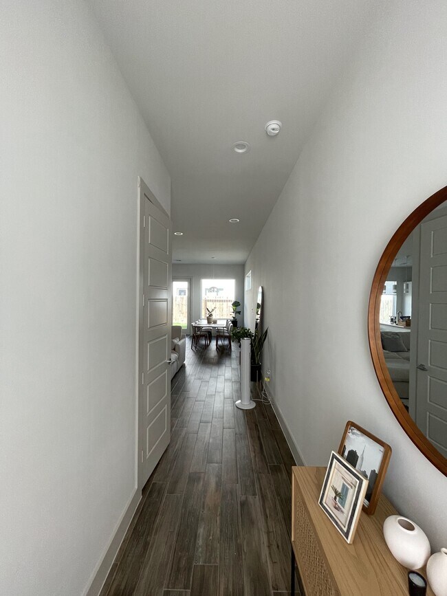 Building Photo - 4418 Bora Bora Ln