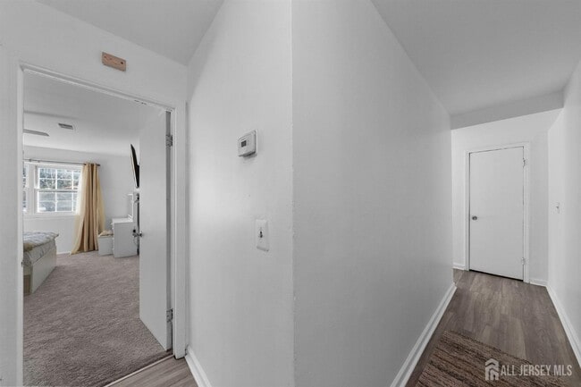 Building Photo - 125 College Dr