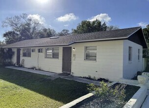 Building Photo - Updated 2 Bedroom Duplex in Tampa – Private, Convenient, and Move-In Ready