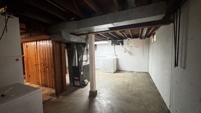 Building Photo - 3535 Robey Ave