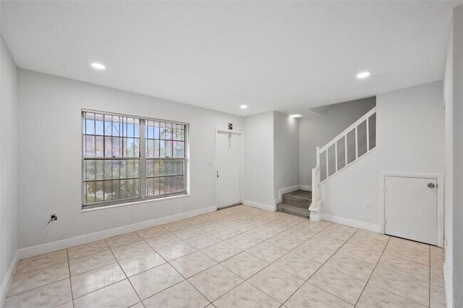 Building Photo - 2787 NW 196th St