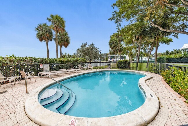 Building Photo - 7751 NE Bayshore Ct