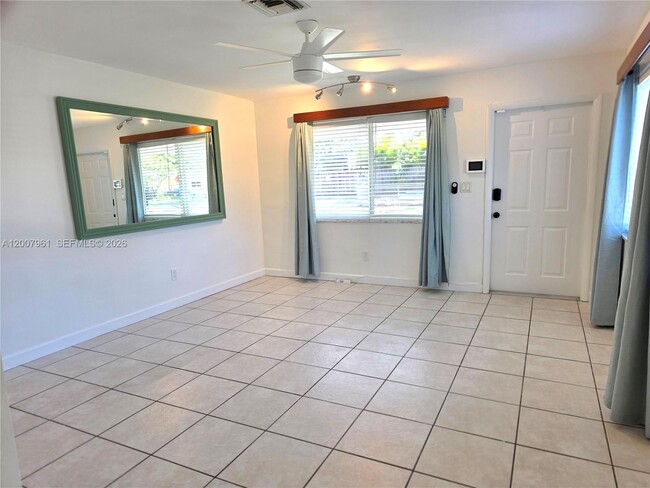 Building Photo - 2111 N 26th Ave