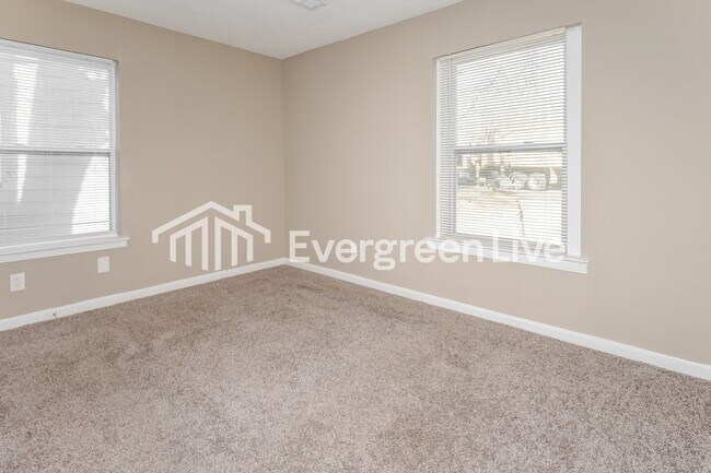 Building Photo - 1597 Michael St