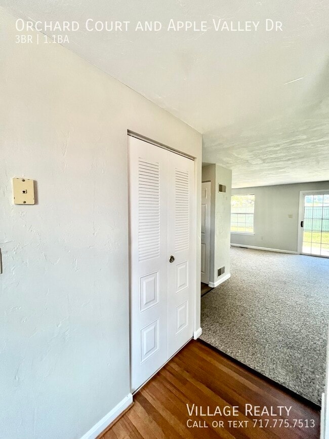 Building Photo - 302 Orchard Ct