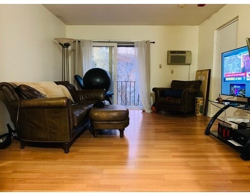 Building Photo - 180 Mountain Ave