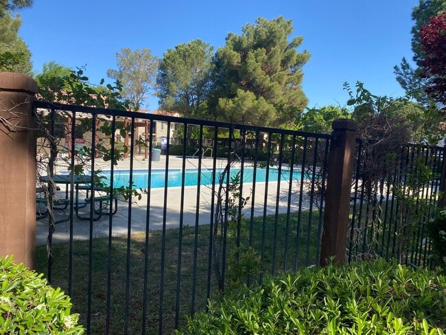 Building Photo - East Palmdale Condo/Gated Community w/ Pool and Spa
