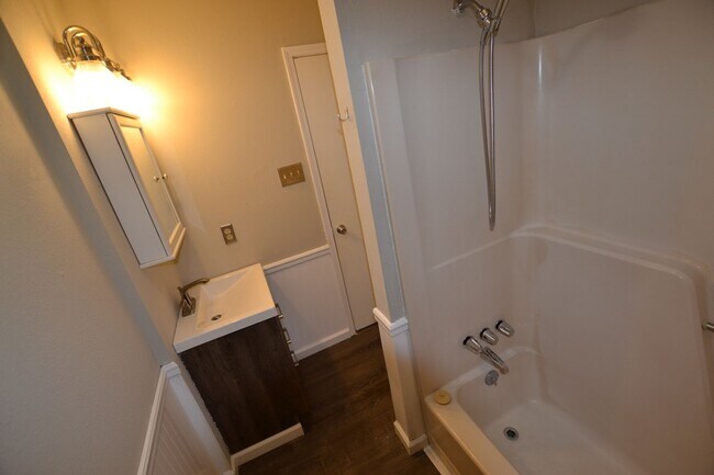 Building Photo - Zachary School District! 3 bedroom, 2 bath home in coveted Marita Terrace Subdivision