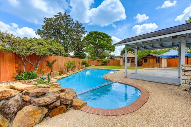 Building Photo - 3310 Little Farms Ct