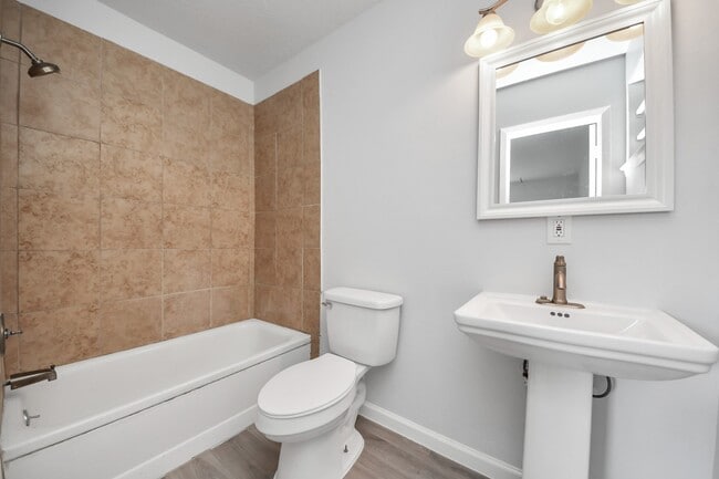 Building Photo - 4710 Lotus St