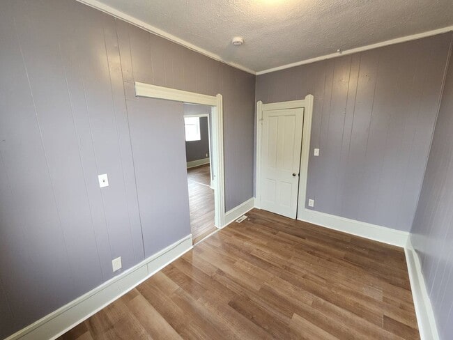 Building Photo - 521 W 14th St