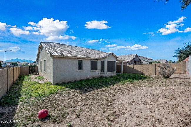 Building Photo - 10870 W Chase Ln