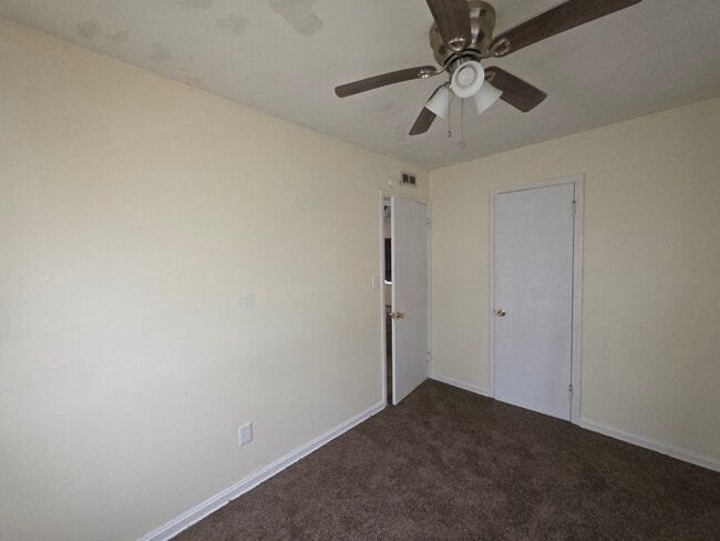 Building Photo - 4436