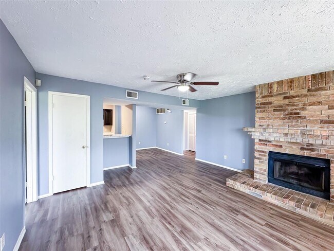 Building Photo - 10555 Turtlewood Ct