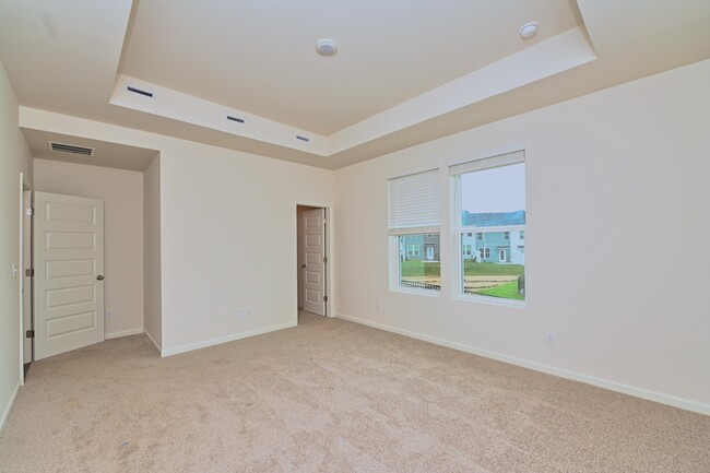 Building Photo - 5373 Bellflower Hls
