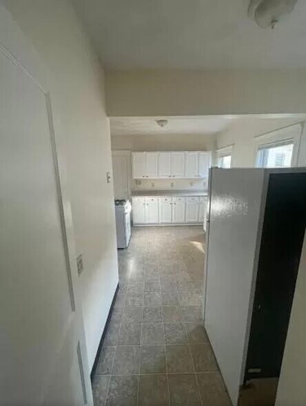 Building Photo - 11 Pinkham Rd