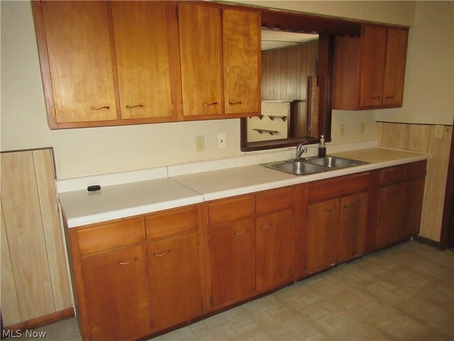 Building Photo - 7594 Southland Rd