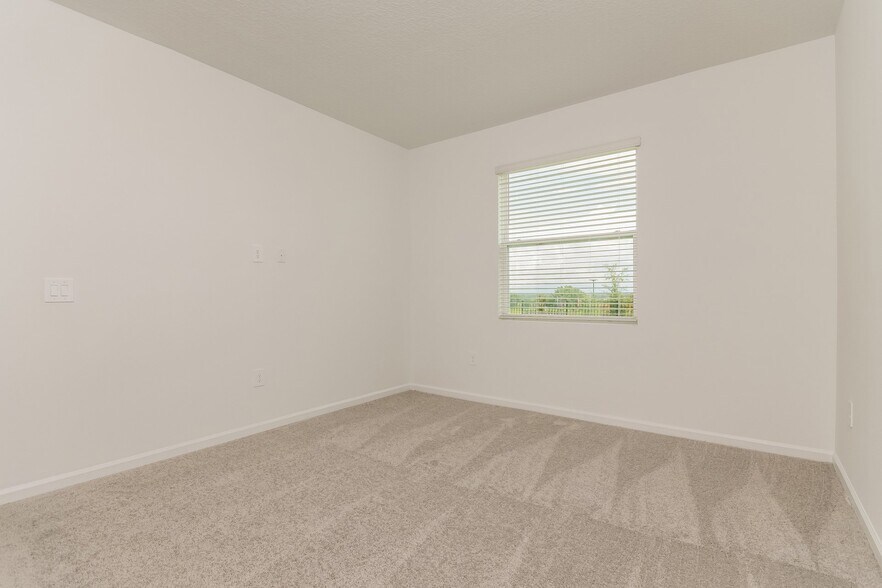 Building Photo - 2039 Hemingway Cir