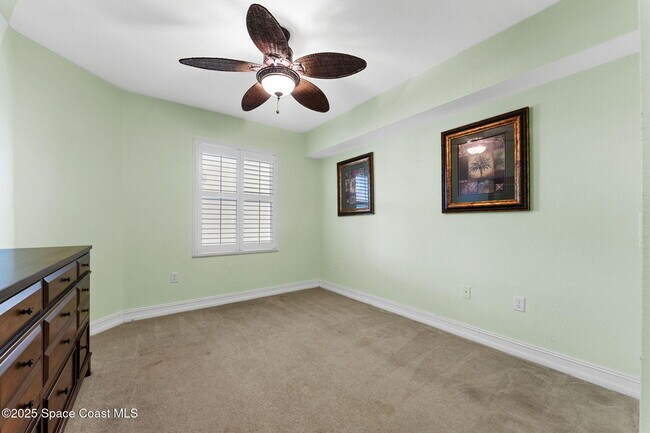 Building Photo - 480 Sail Ln