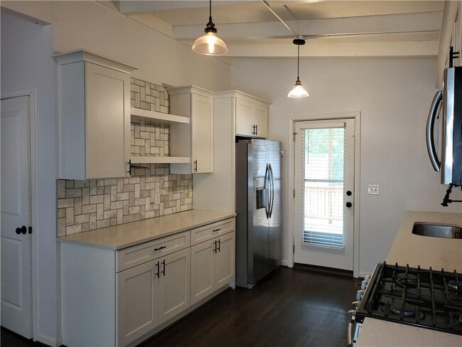 Building Photo - 2846 Monterey Dr