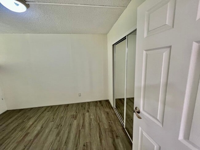 Building Photo - 95-2057 Waikalani Pl #406