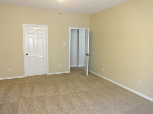 Building Photo - 2610 Dawn River Ln