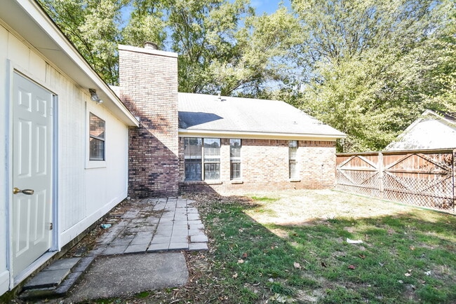 Building Photo - 928 Pheasant Hollow Dr