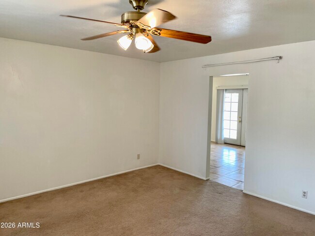 Building Photo - 949 W Parkway Blvd