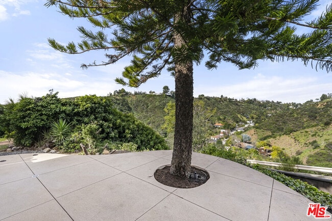 Building Photo - 10825 Savona Rd