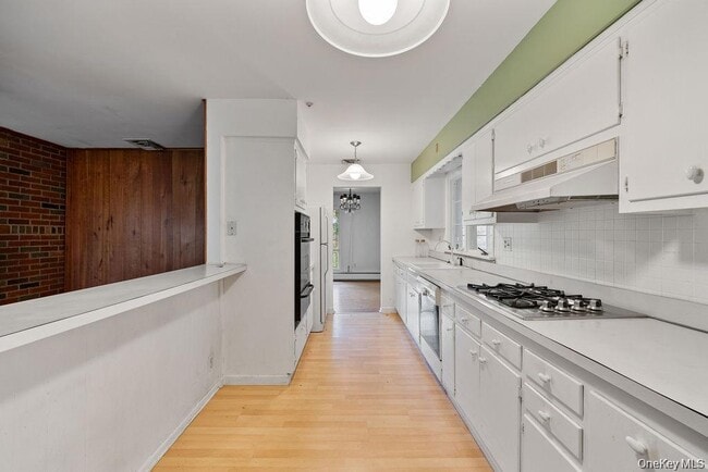 Building Photo - 5 Steinway Ct