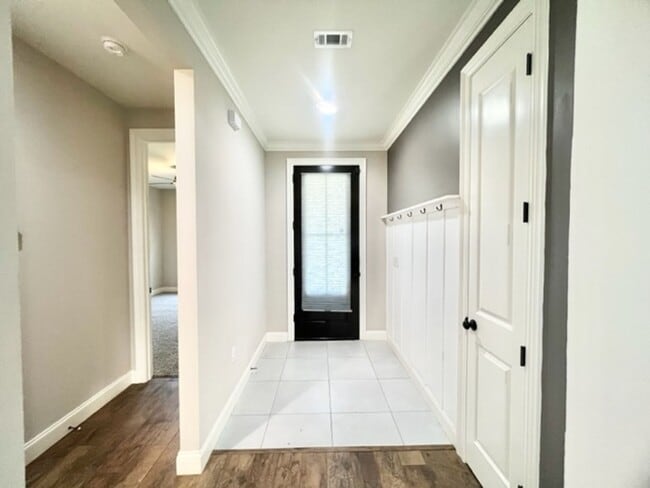 Building Photo - 113 Kailyn Ct